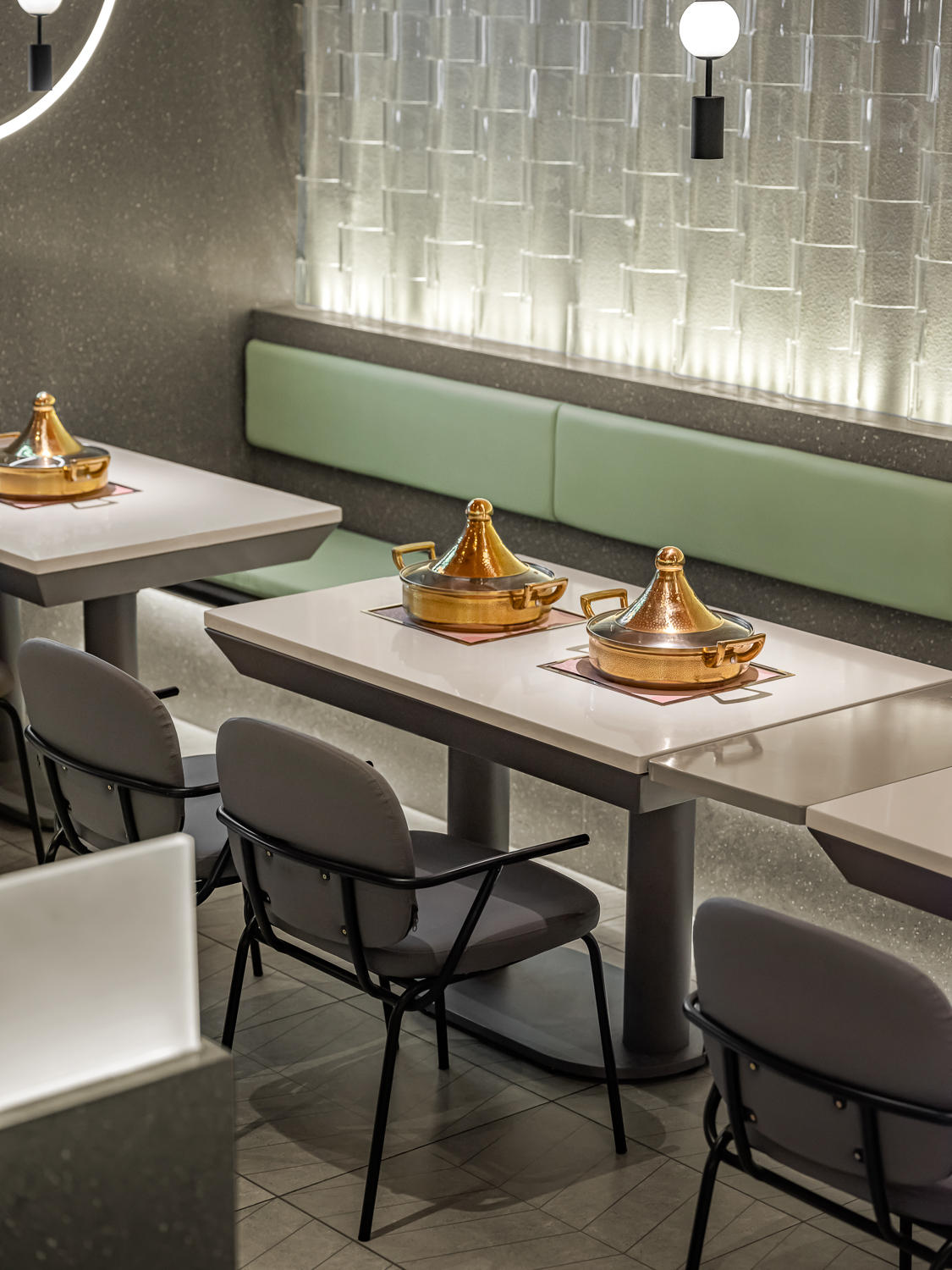 深圳餐厅设计，古典主义新玩法，打造抢眼的火锅店面